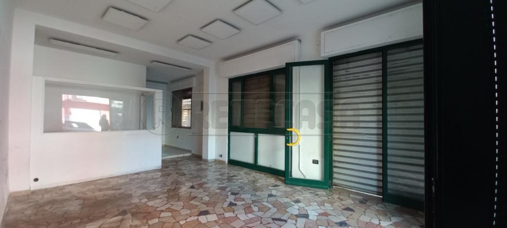 negozio in vendita a Chioggia in zona Sottomarina