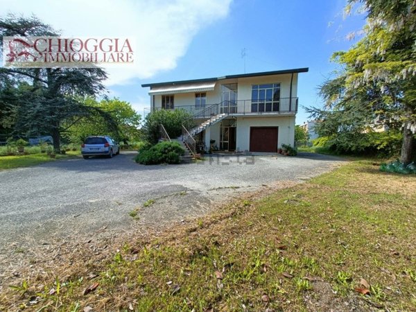 casa indipendente in vendita a Chioggia in zona Cavanella d'Adige