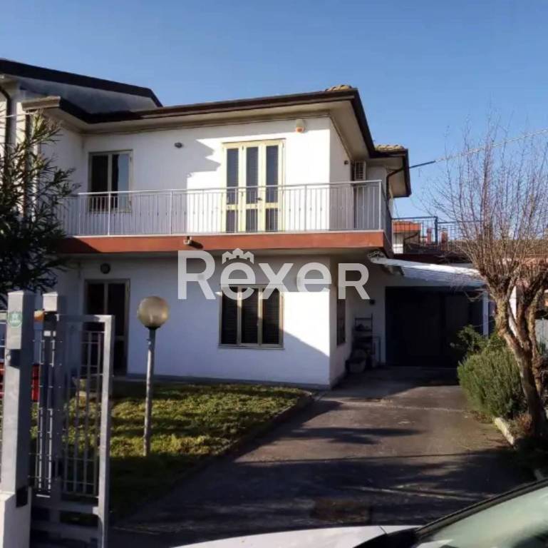 casa indipendente in vendita a Chioggia in zona Valli