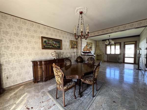 casa indipendente in vendita a Chioggia in zona Sottomarina