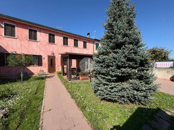 casa indipendente in vendita a Chioggia in zona Sant'Anna di Chioggia