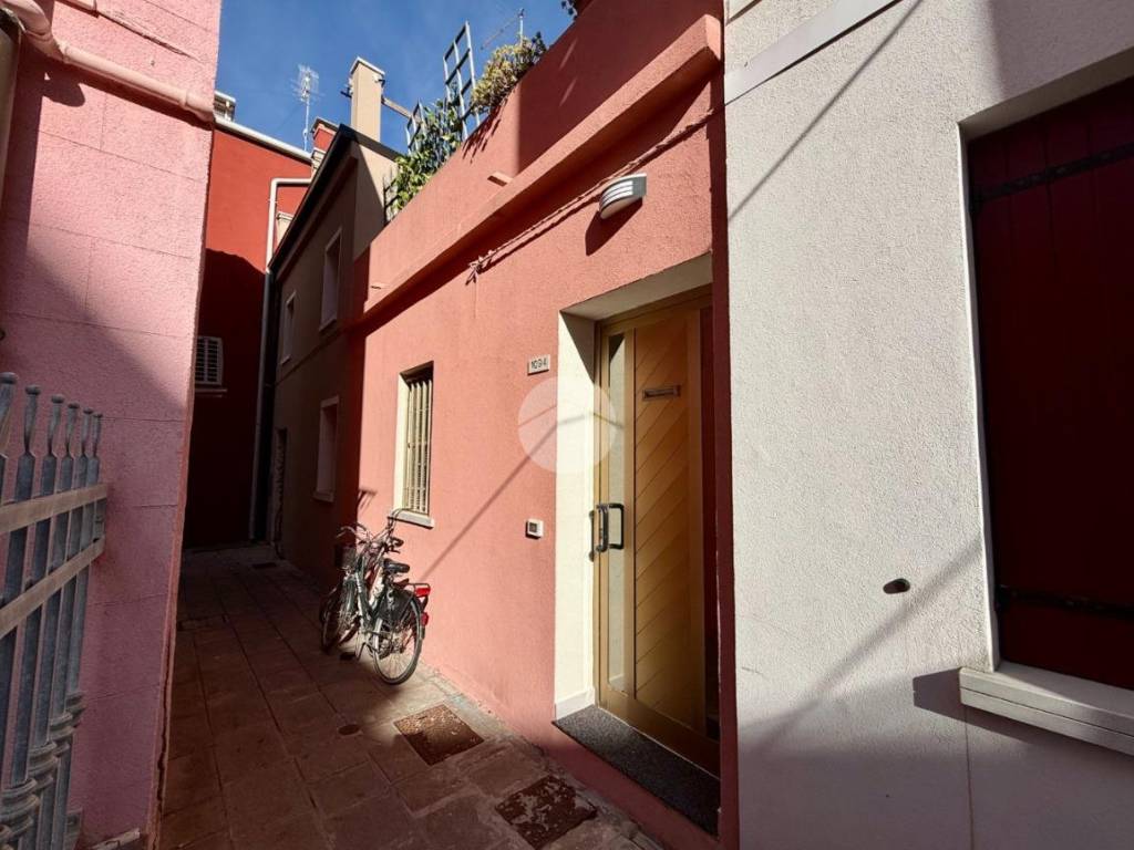 negozio in vendita a Chioggia in zona Sottomarina