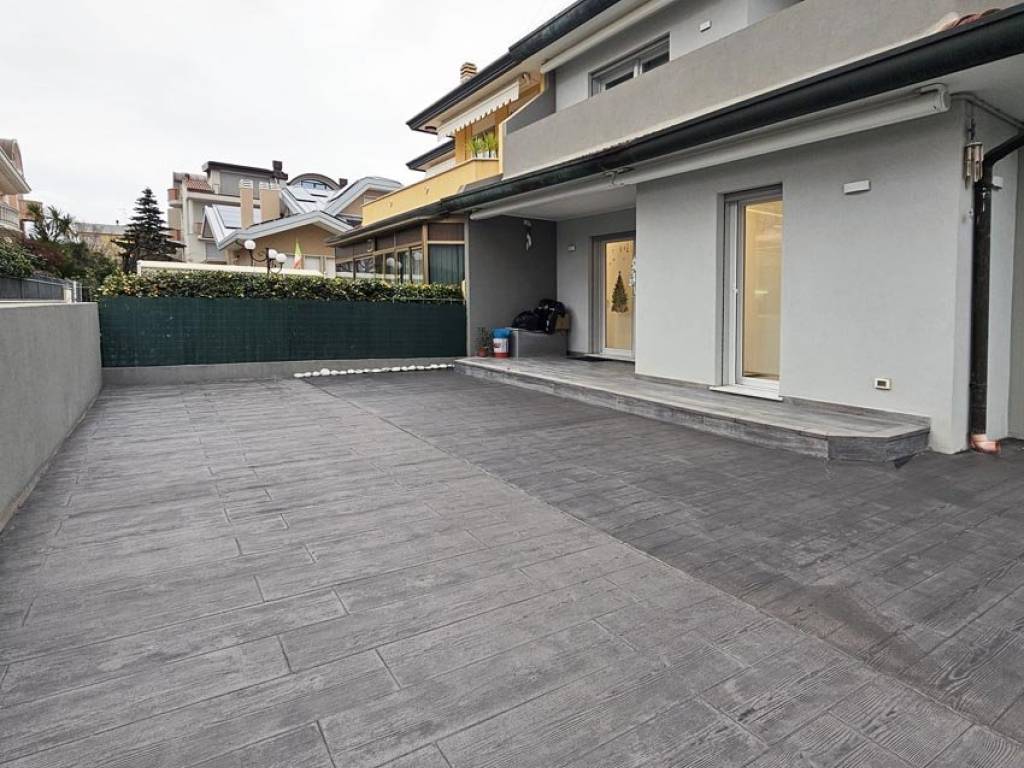 casa indipendente in vendita a Chioggia in zona Sottomarina