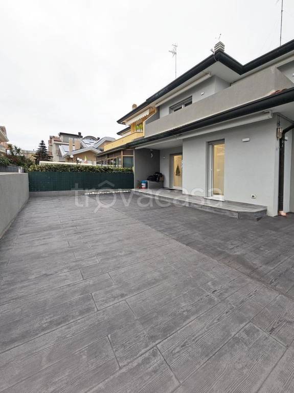 casa indipendente in vendita a Chioggia in zona Sottomarina