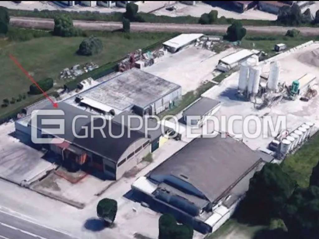 locale commerciale in vendita a Chioggia in zona Borgo San Giovanni