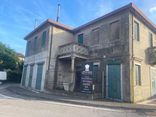 intera palazzina in vendita a Chioggia in zona Sant'Anna di Chioggia