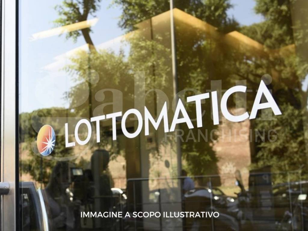 negozio in vendita a Chioggia in zona Sottomarina