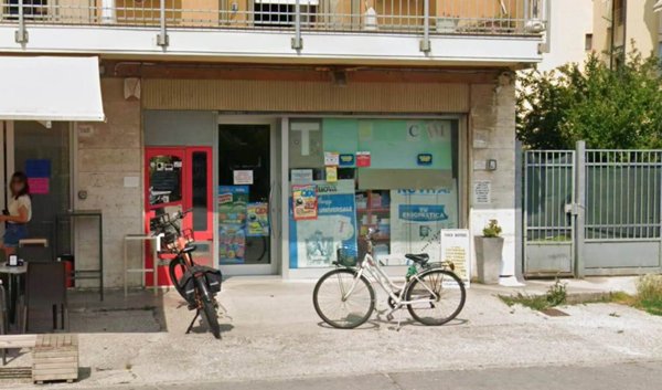 negozio in vendita a Chioggia in zona Borgo San Giovanni