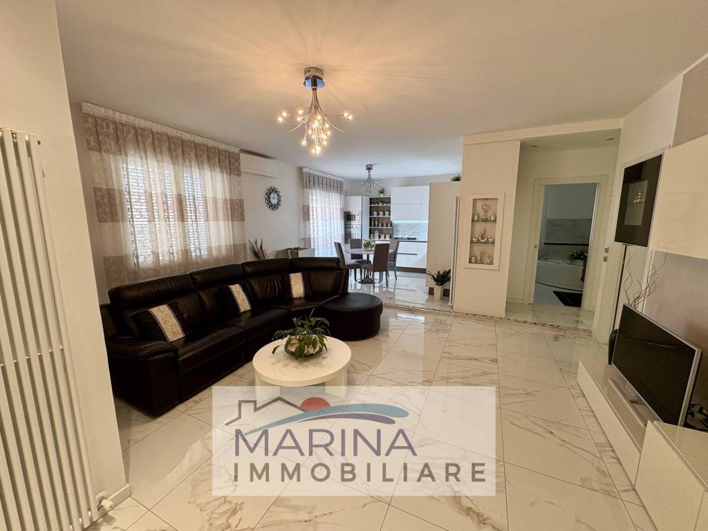 appartamento in vendita a Chioggia in zona Sottomarina