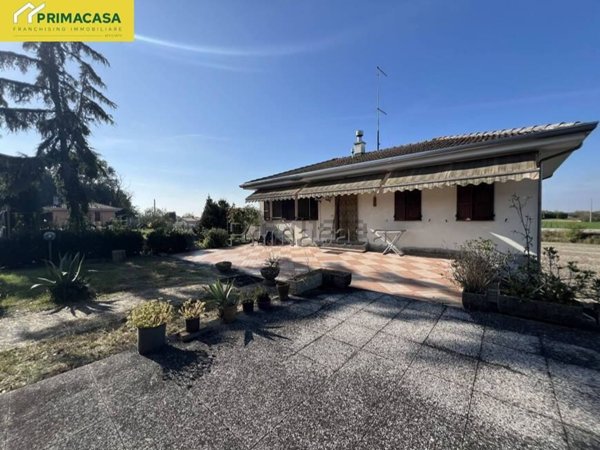 casa indipendente in vendita a Chioggia in zona Cavanella d'Adige