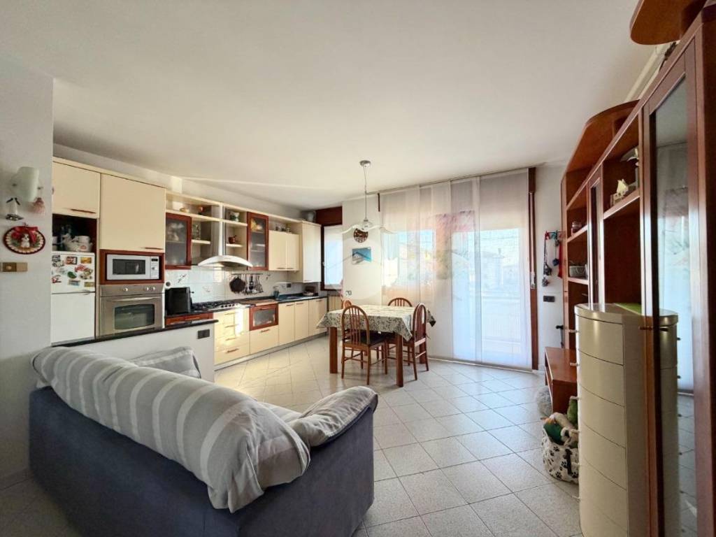 appartamento in vendita a Chioggia in zona Sottomarina