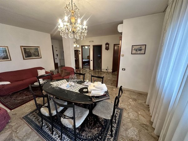 appartamento in vendita a Chioggia in zona Sottomarina