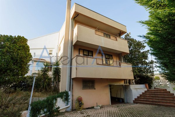 casa indipendente in vendita a Chioggia in zona Sottomarina