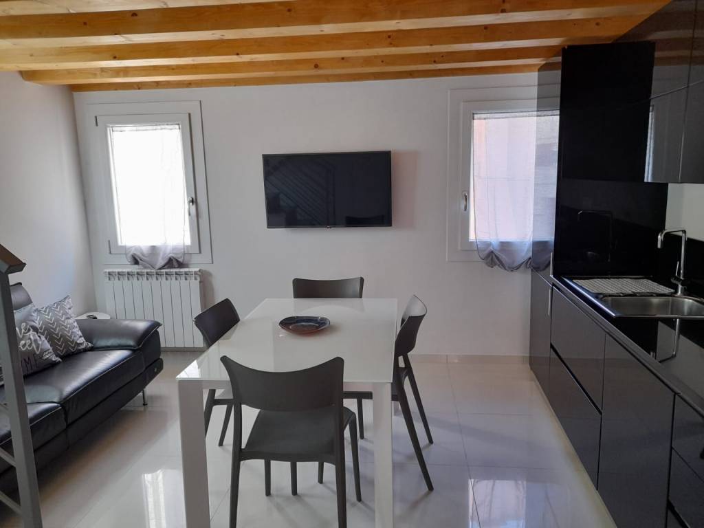 casa indipendente in vendita a Chioggia in zona Sottomarina