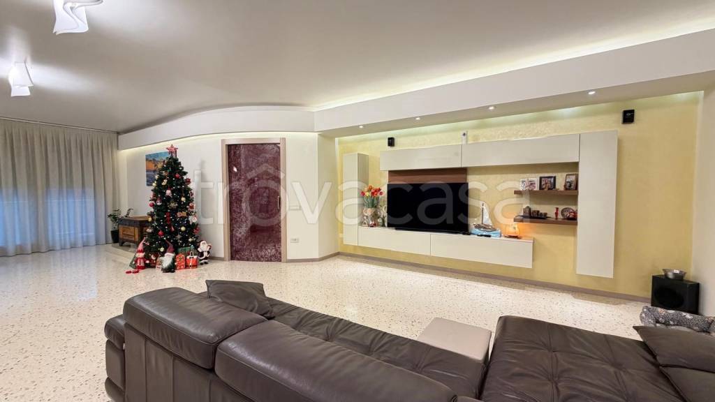 casa indipendente in vendita a Chioggia in zona Sottomarina