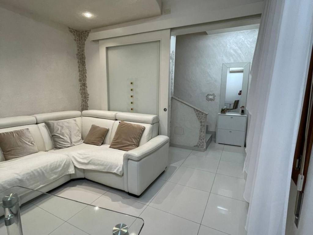 casa indipendente in vendita a Chioggia in zona Sottomarina