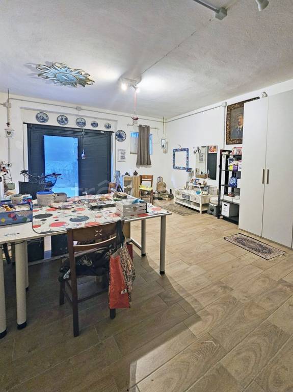 locale commerciale in vendita a Chioggia