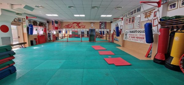 negozio in vendita a Chioggia in zona Sottomarina