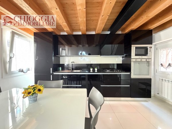 casa indipendente in vendita a Chioggia in zona Sottomarina