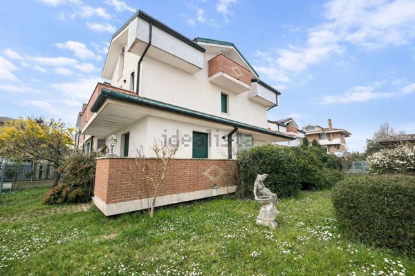 casa indipendente in vendita a Chioggia in zona Sottomarina