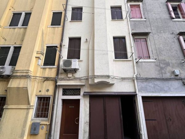 casa indipendente in vendita a Chioggia