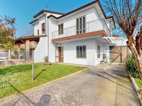 casa indipendente in vendita a Chioggia in zona Valli