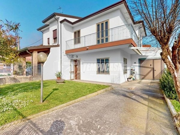 casa indipendente in vendita a Chioggia in zona Valli