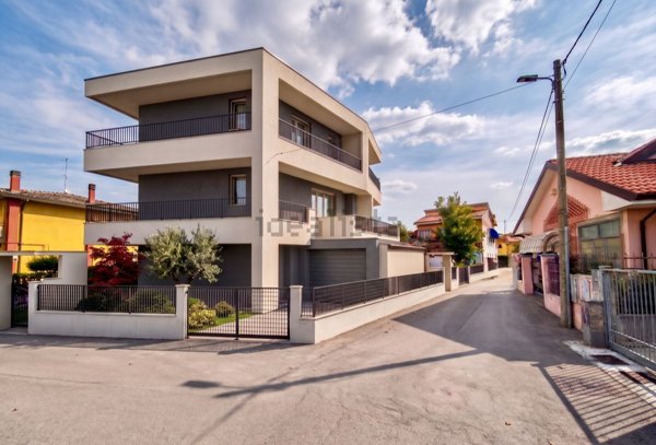 appartamento in vendita a Chioggia in zona Brondolo