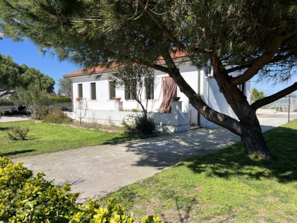casa indipendente in vendita a Chioggia in zona Cà Lino