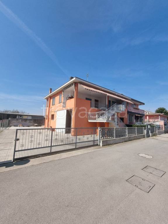 casa indipendente in vendita a Chioggia in zona Cà Lino