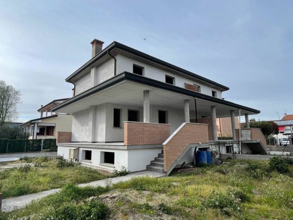 casa indipendente in vendita a Chioggia in zona Valli