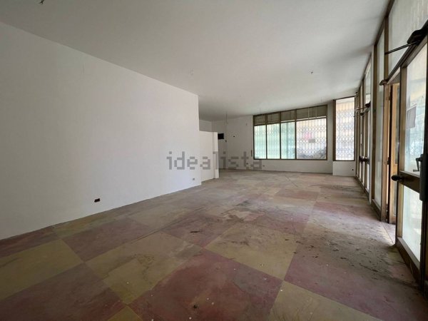 negozio in vendita a Chioggia in zona Borgo San Giovanni