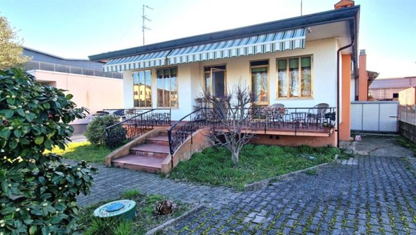 casa indipendente in vendita a Chioggia in zona Valli