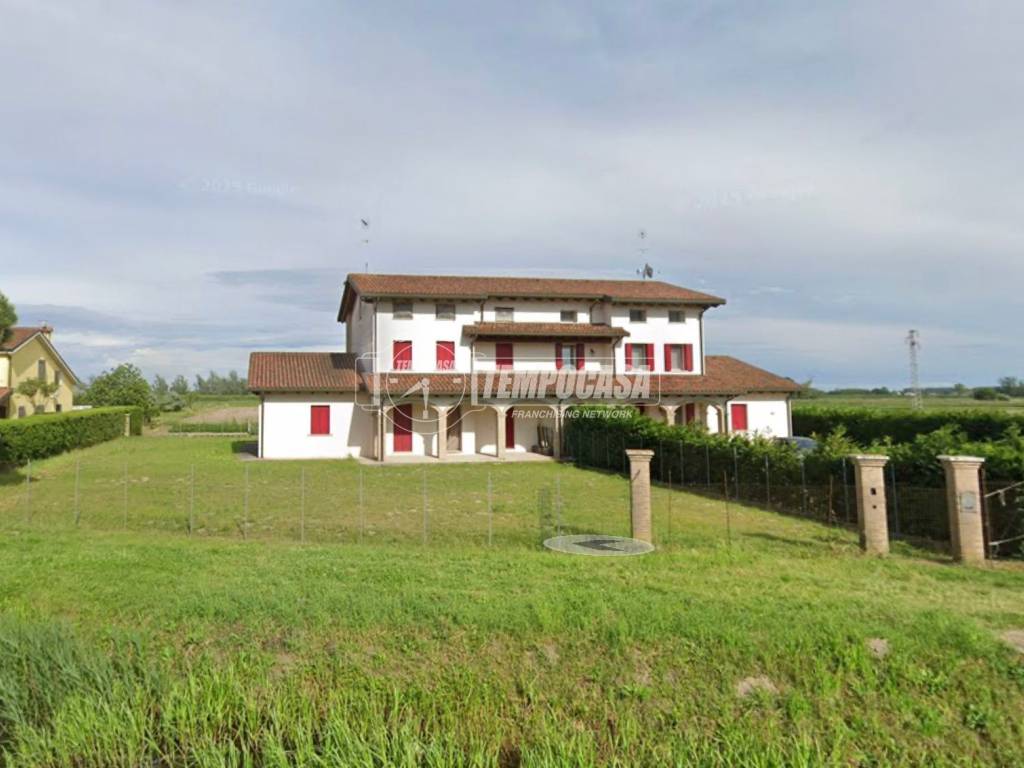 casa indipendente in vendita a Chioggia in zona Cavanella d'Adige