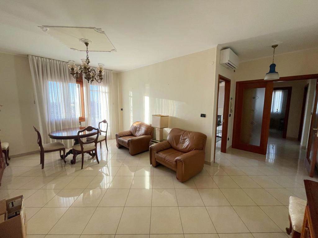 appartamento in vendita a Chioggia in zona Sottomarina