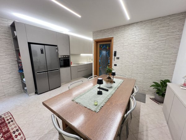 casa indipendente in vendita a Chioggia in zona Sottomarina