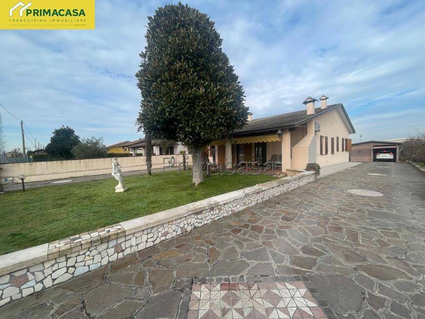 casa indipendente in vendita a Chioggia in zona Sant'Anna di Chioggia