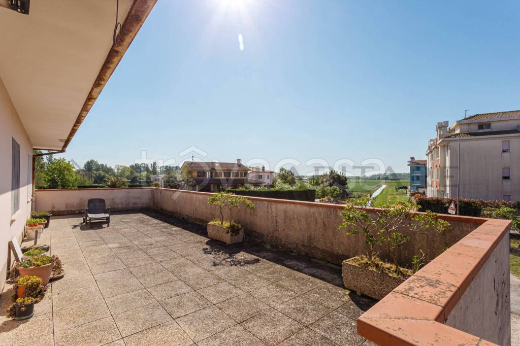 appartamento in vendita a Chioggia in zona Sottomarina