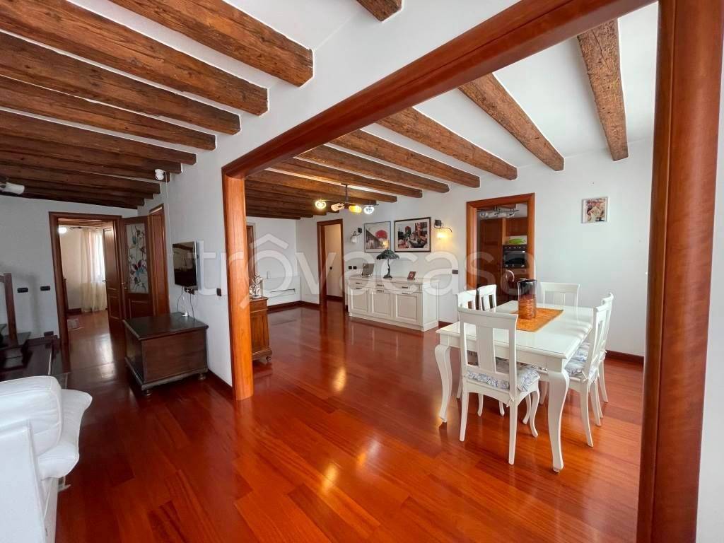 appartamento in vendita a Chioggia in zona Sottomarina