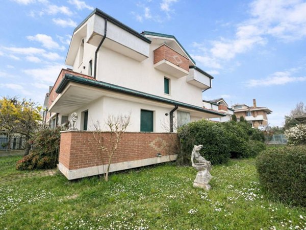 casa indipendente in vendita a Chioggia in zona Brondolo