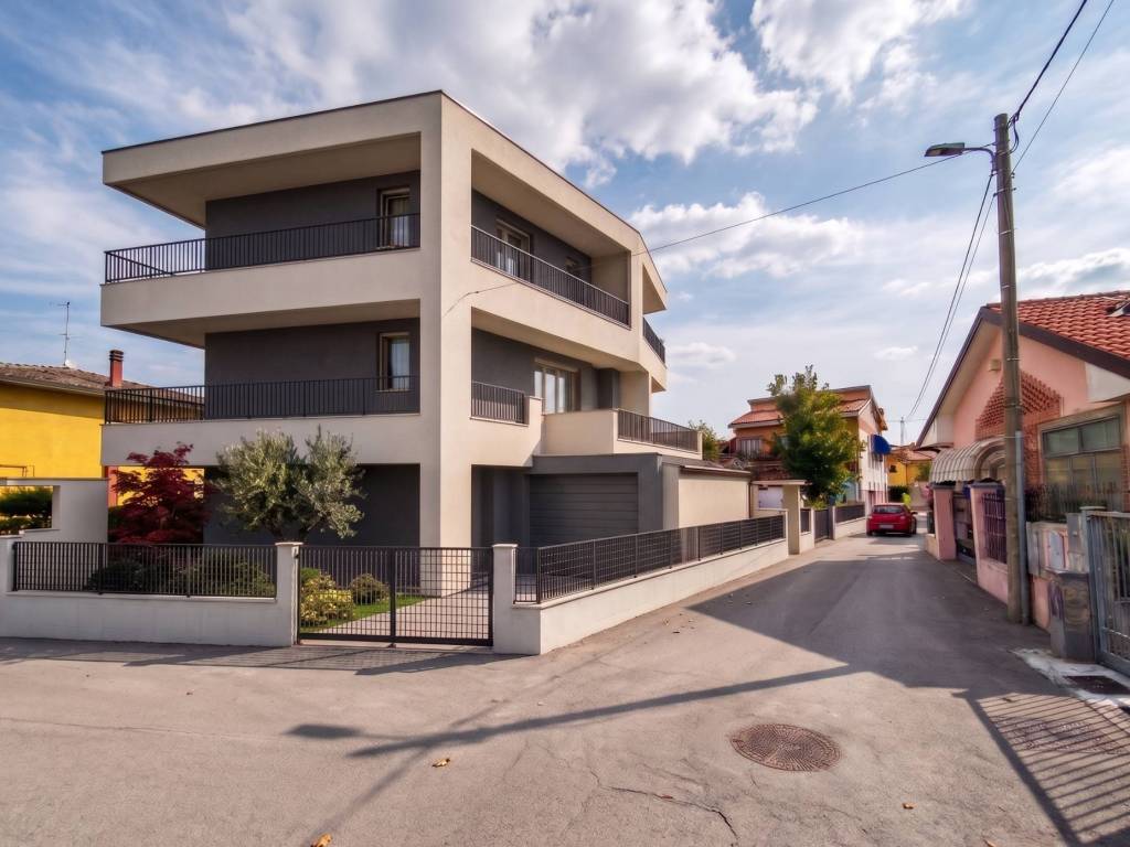 appartamento in vendita a Chioggia in zona Brondolo