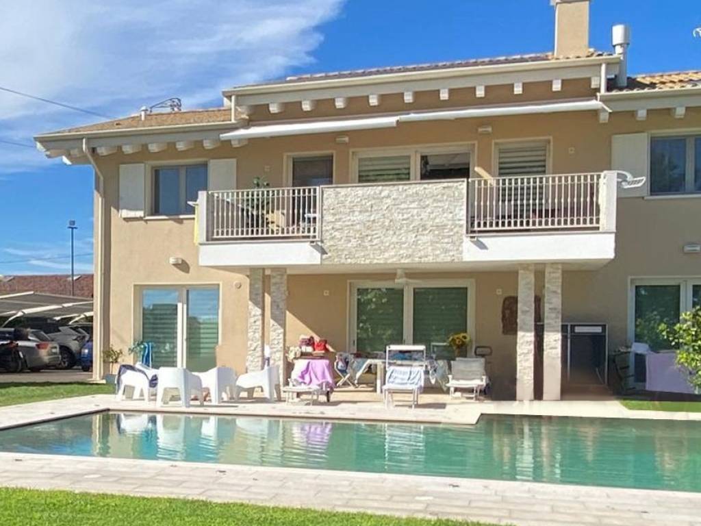 casa indipendente in vendita a Chioggia in zona Sant'Anna di Chioggia