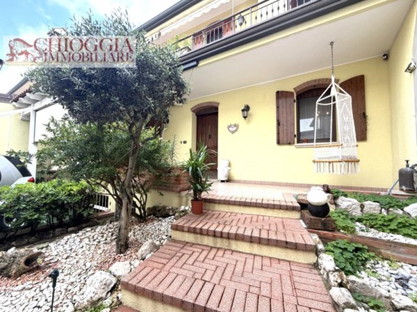 casa indipendente in vendita a Chioggia in zona Sottomarina