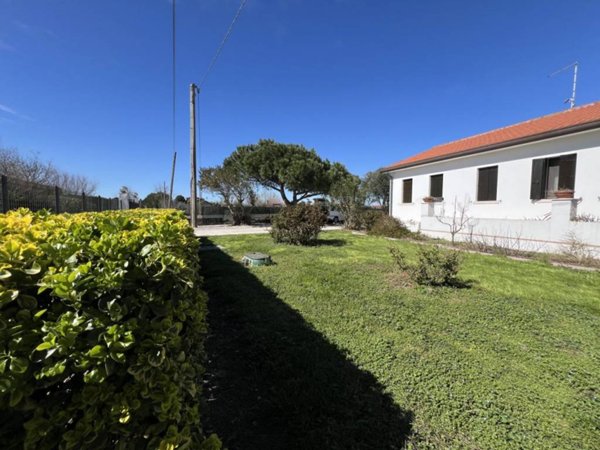 casa indipendente in vendita a Chioggia in zona Cà Lino