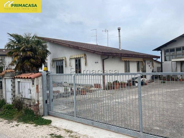 casa indipendente in vendita a Chioggia in zona Ca' Bianca