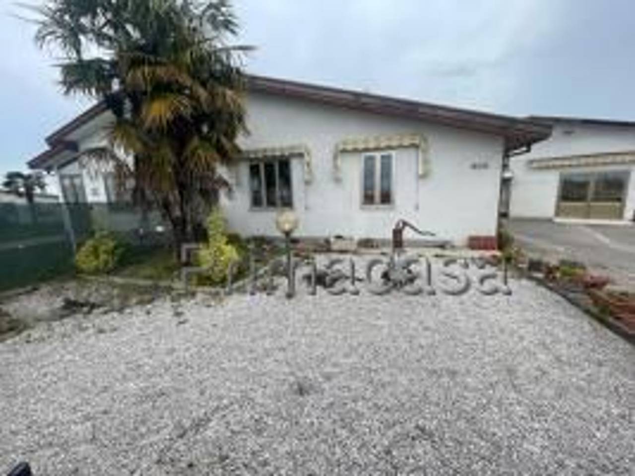 casa indipendente in vendita a Chioggia in zona Ca' Bianca
