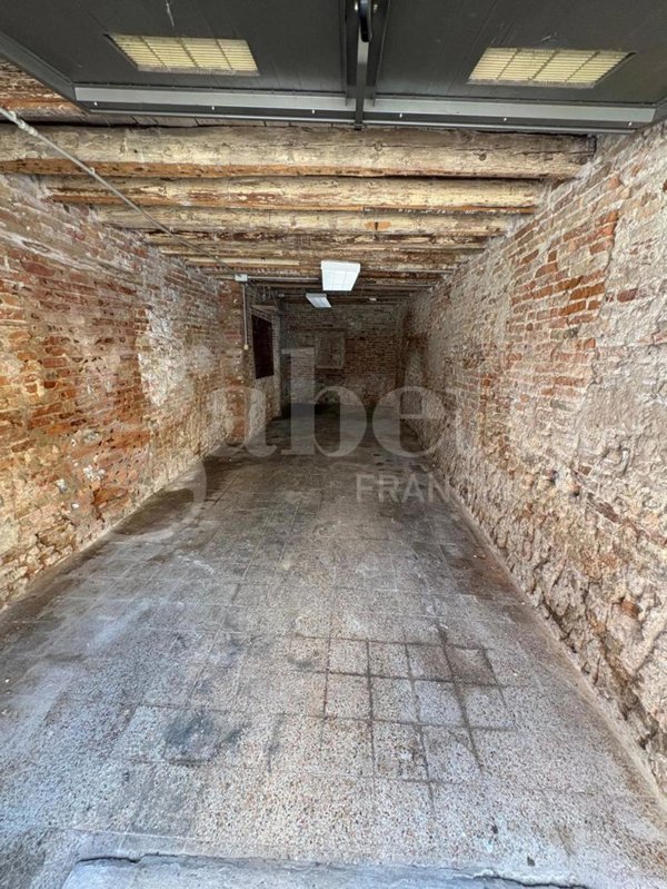 locale di sgombero in vendita a Chioggia