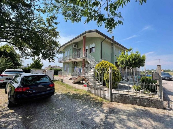 appartamento in vendita a Chioggia in zona Cà Lino