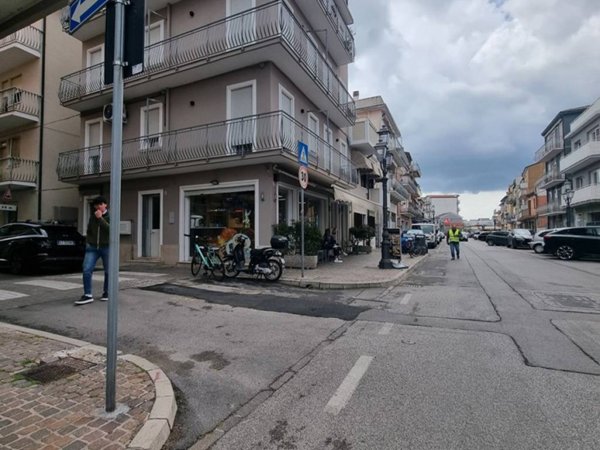 negozio in vendita a Chioggia in zona Sottomarina