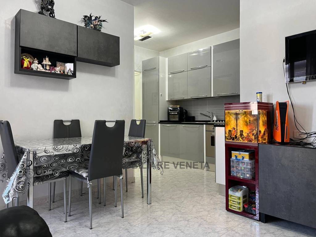 appartamento in vendita a Chioggia in zona Sottomarina